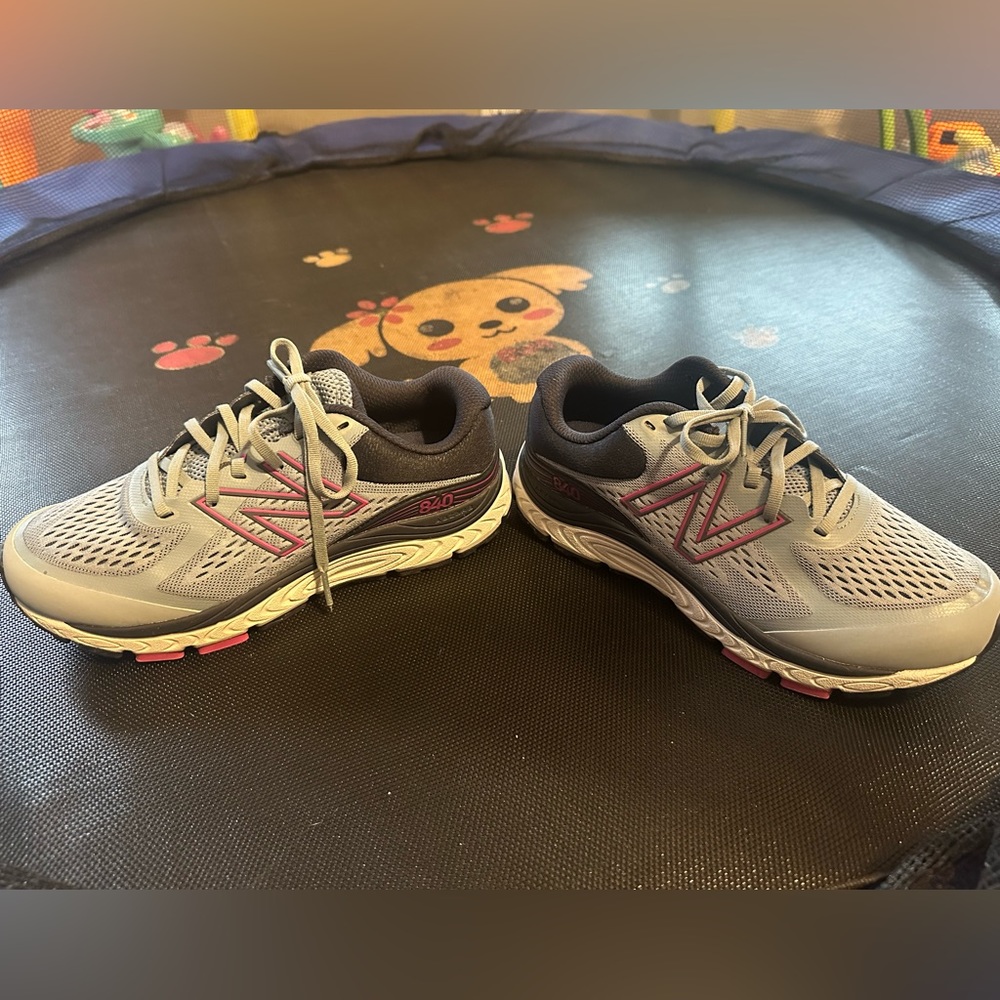 New Balance 840 Sneakers